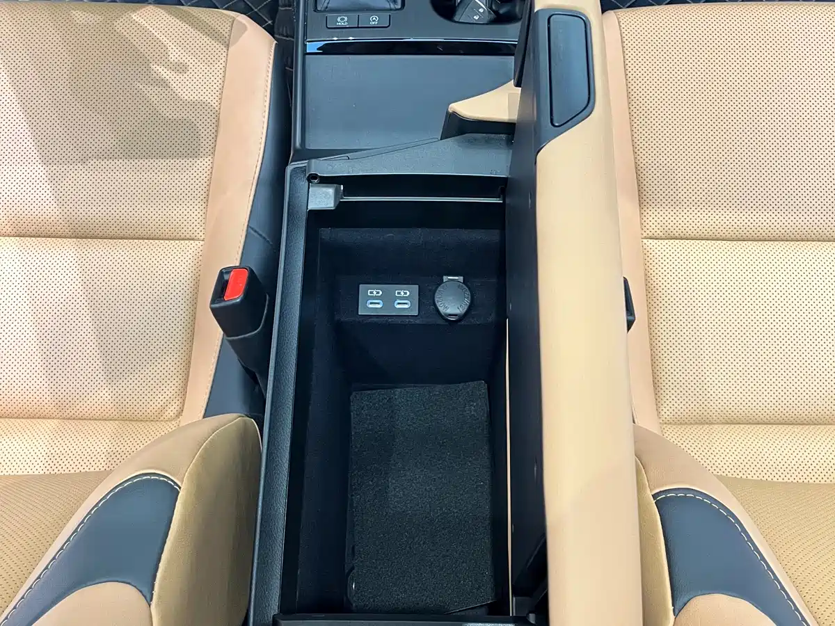 Lexus ES 2023 200 Excellence Edition фото 19