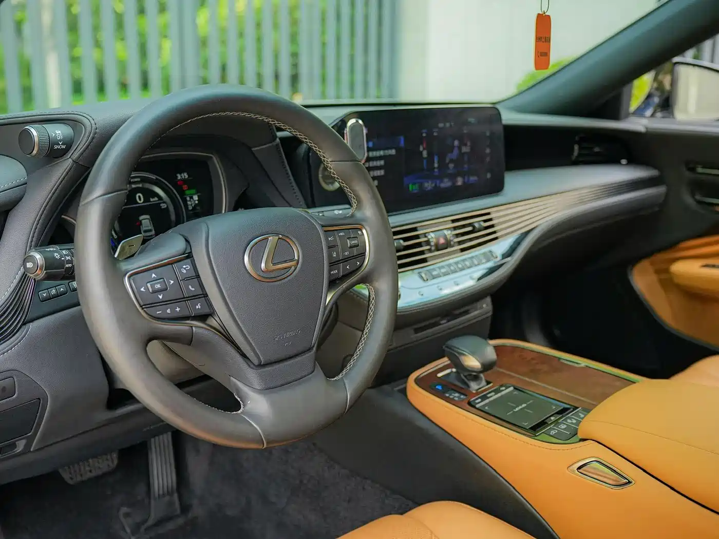Lexus LS 2021 500h Excellence Edition фото 10