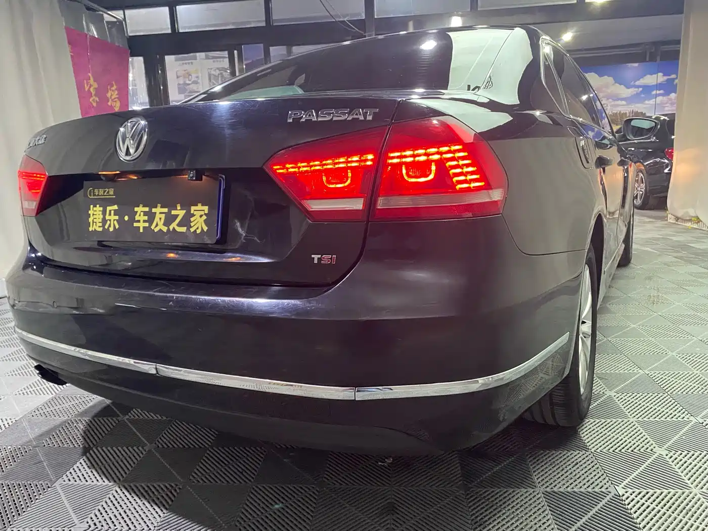 Volkswagen Passat 2014 1.8TSI DSG Luxury Edition фото 7