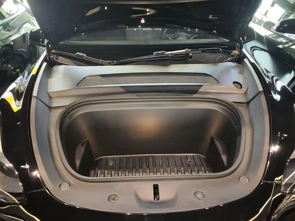 Фото 20 - Tesla Model Y