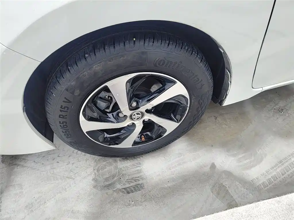 Toyota Levin 2017 Facelift 185T CVT Elite (China V) фото 23