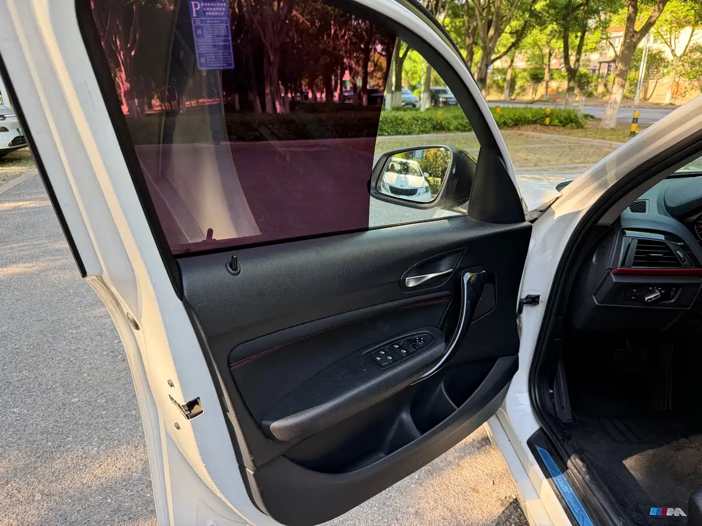 BMW 1 Series (Import) 2013 Facelift 118i Sport Model фото 11