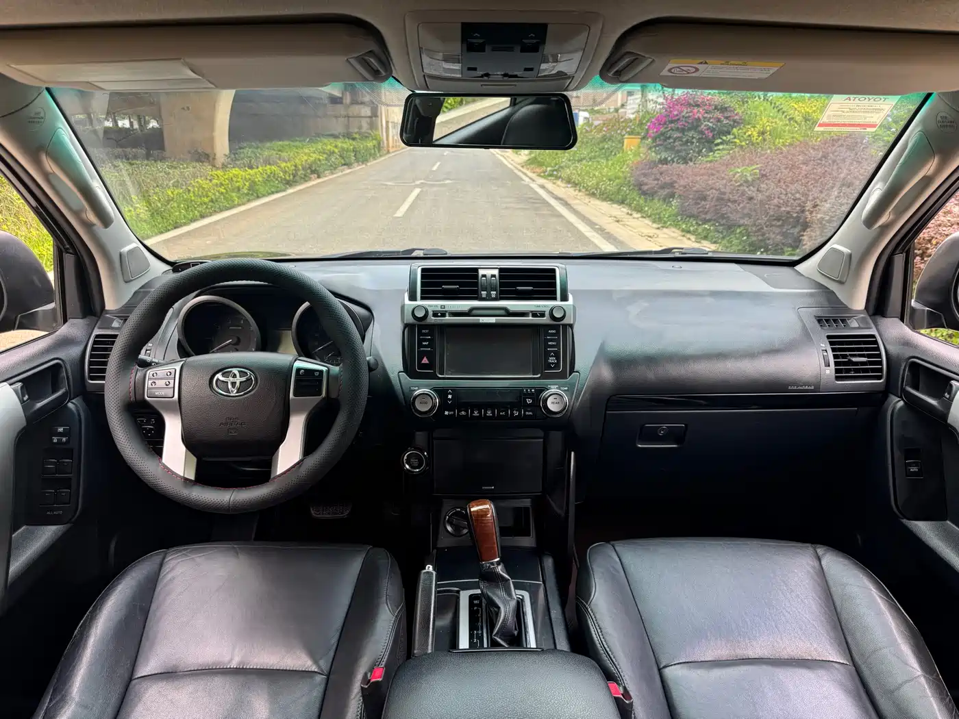 Toyota Prado 2015 2.7L Automatic Luxury фото 4