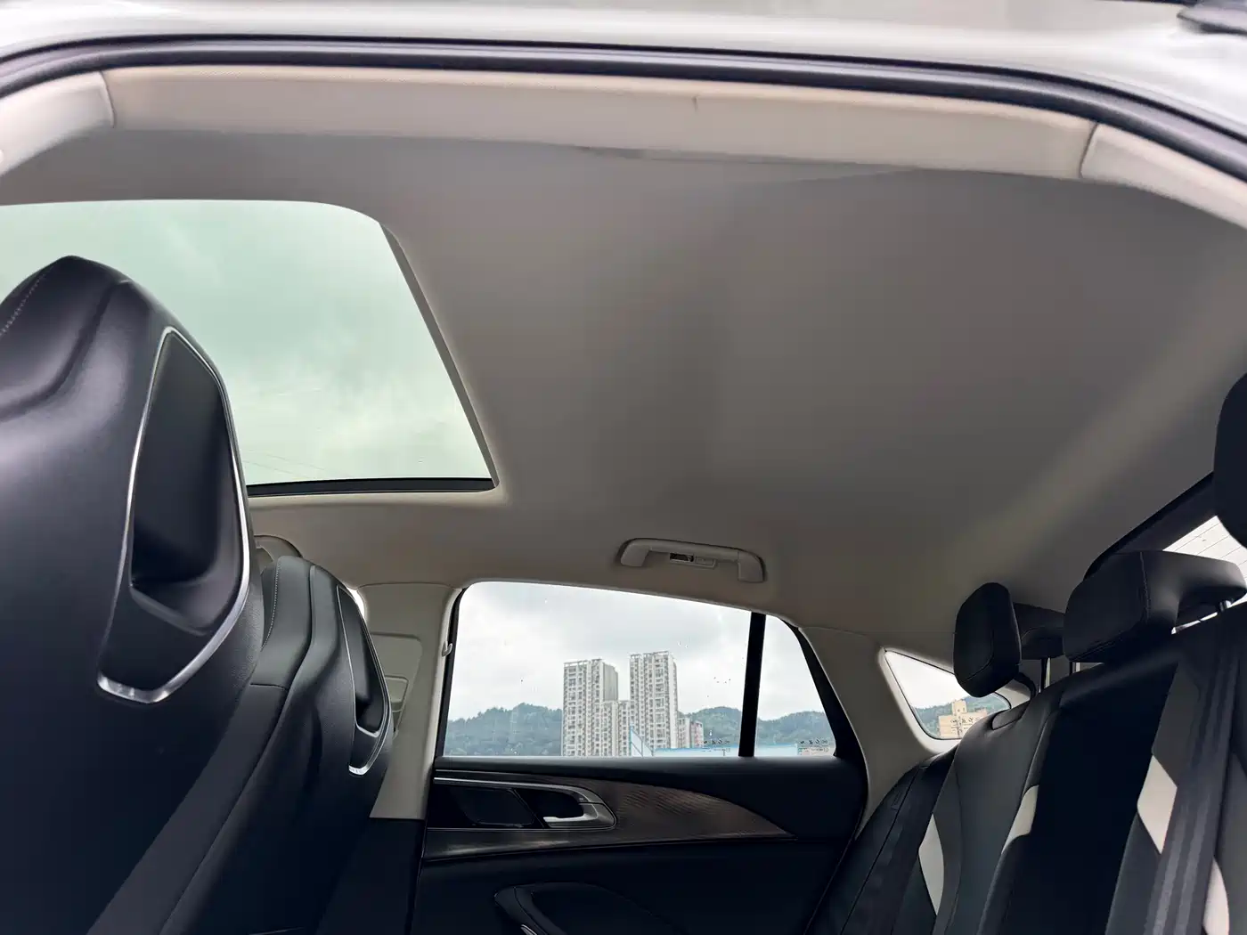 Hongqi H6 2023 2.0T Elegance Edition фото 16