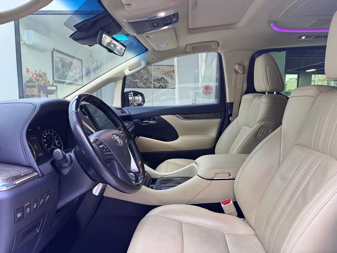 Toyota Vellfire 2021 Crown Hybrid 2.5L HV Premium Edition фото 4