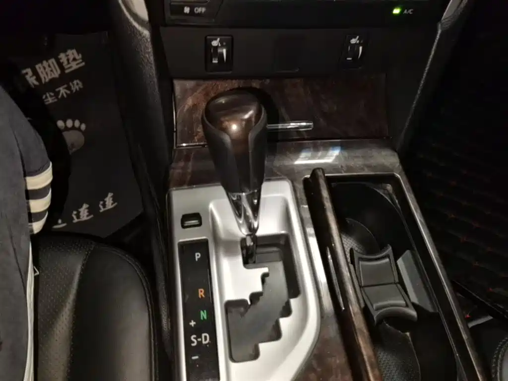 Toyota Camry 2015 2.0G Leading Edition фото 7