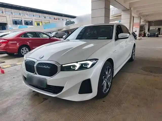 BMW i3 eDrive 35 L