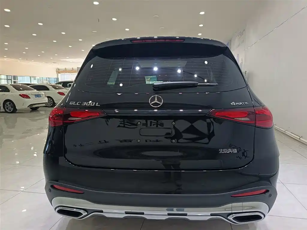MERCEDES-BENZ GLC