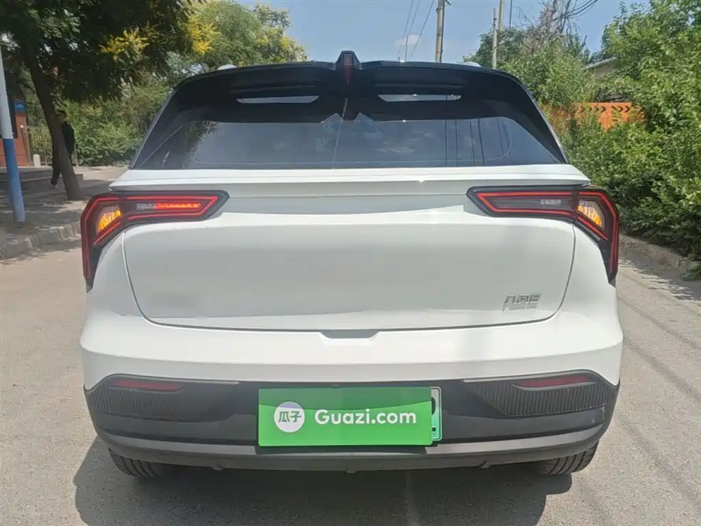 Фото 6 - Geely Geometry E Firefly