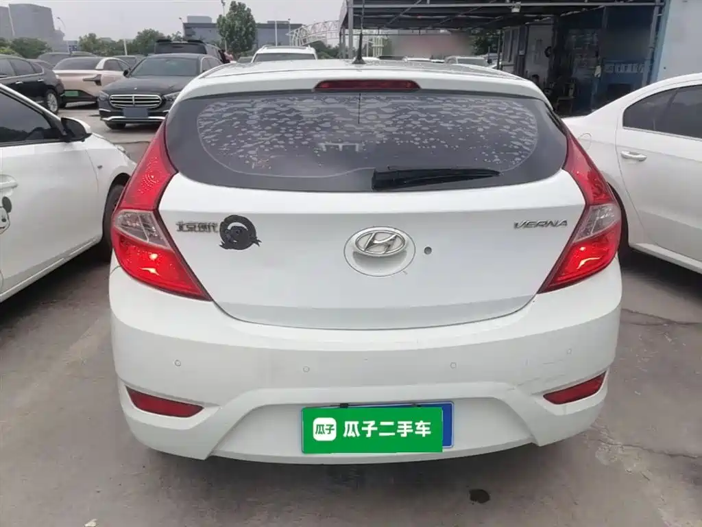 Hyundai Reina 2014 Model 1.4L Automatic GLX фото 6