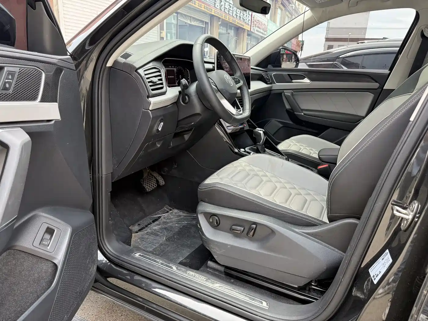 Volkswagen Tayron 2023 280TSI 2WD Luxury Plus Advanced Edition фото 7
