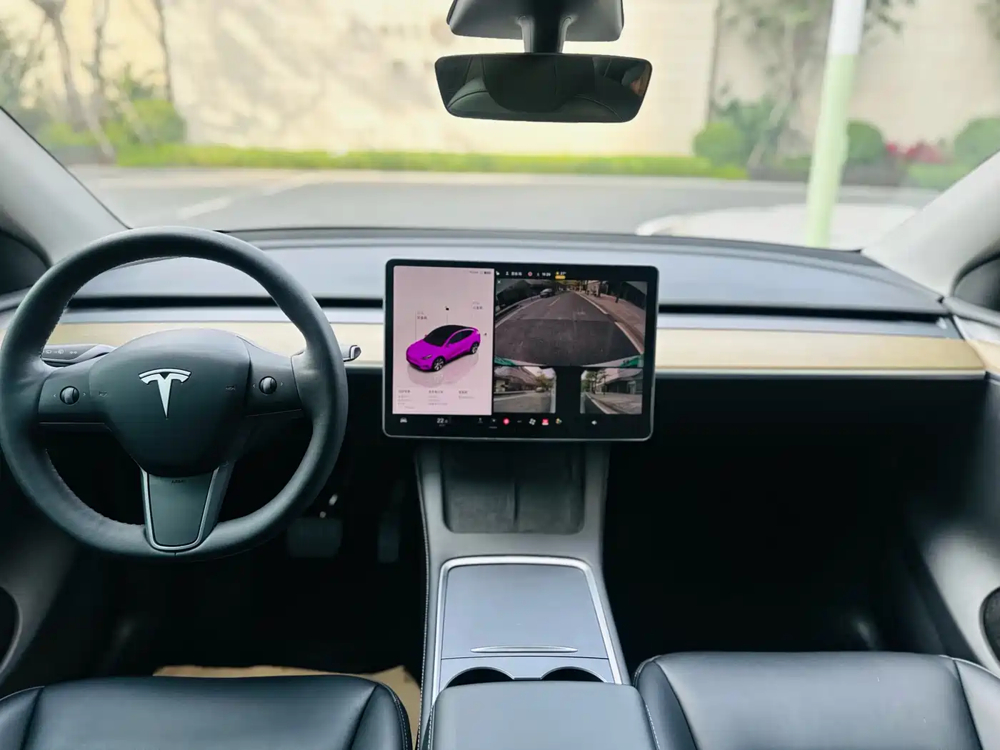 TESLA MODEL Y