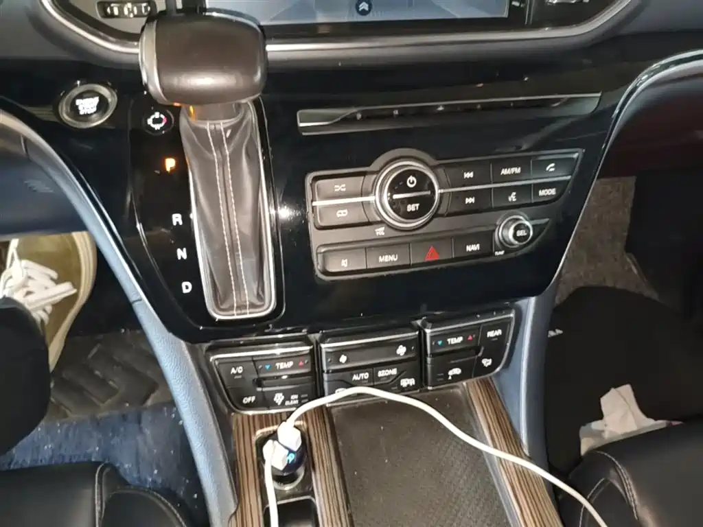 GAC Trumpchi Trumpchi M8 2018 320T Premium Edition фото 14
