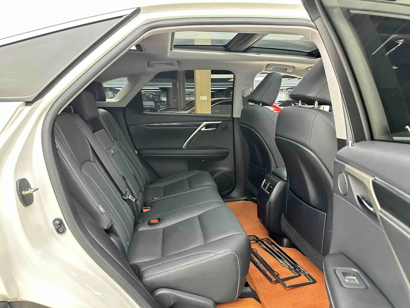Lexus RX 2020 Facelift 300 AWD Elegance Edition фото 6
