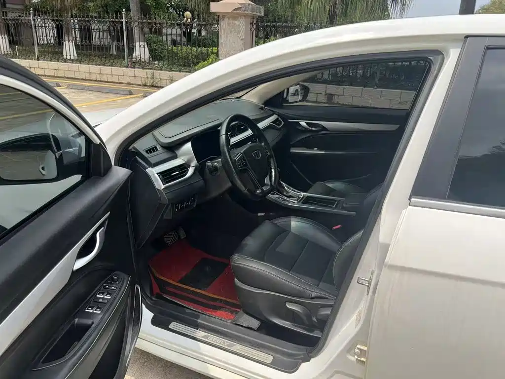 Фото 4 - Geely Emgrand