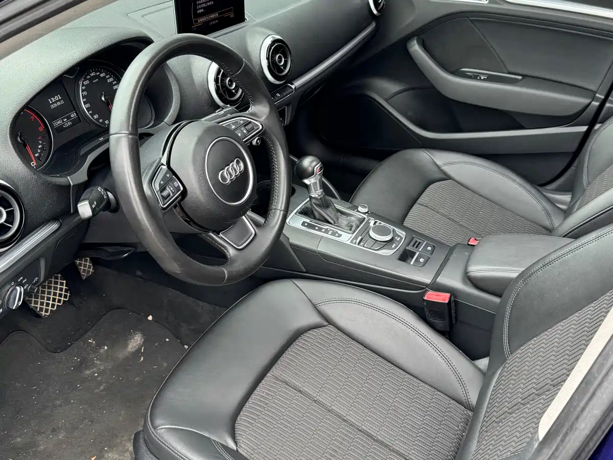 Audi A3 (Import) 2014 2014 Limousine 40 TFSI S line Comfort