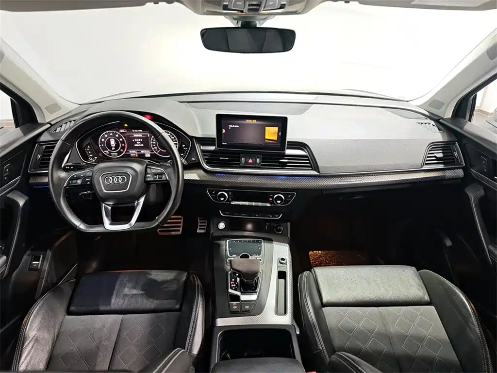 Photo 6 - Audi Q5L