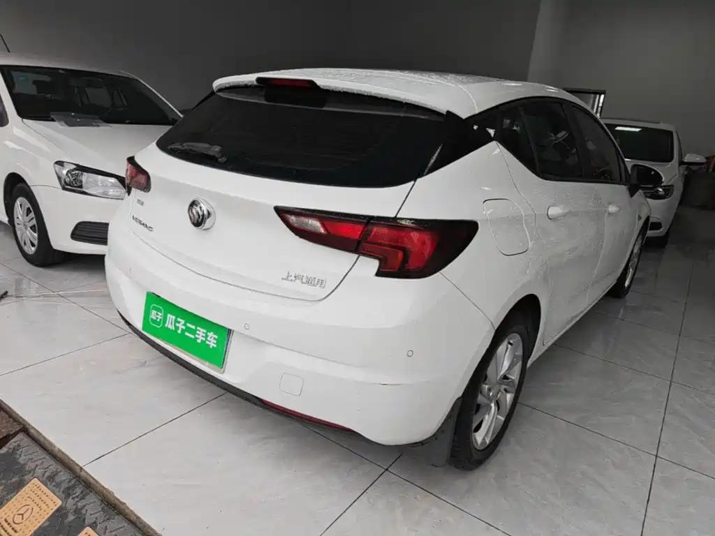 Фото 7 - Buick Verano