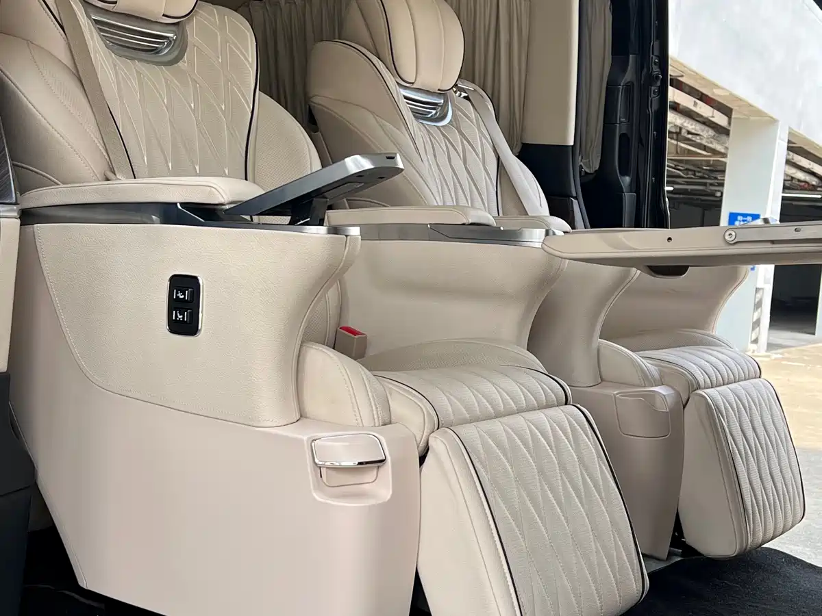 Mercedes-Benz V-Class 2022 V 260 Pilot Edition фото 6