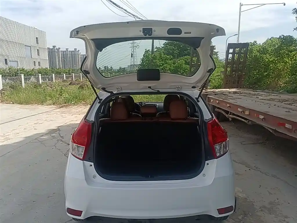 Toyota YARiS L Zhi Xuan 2015 1.5E Auto Charming Edition фото 19