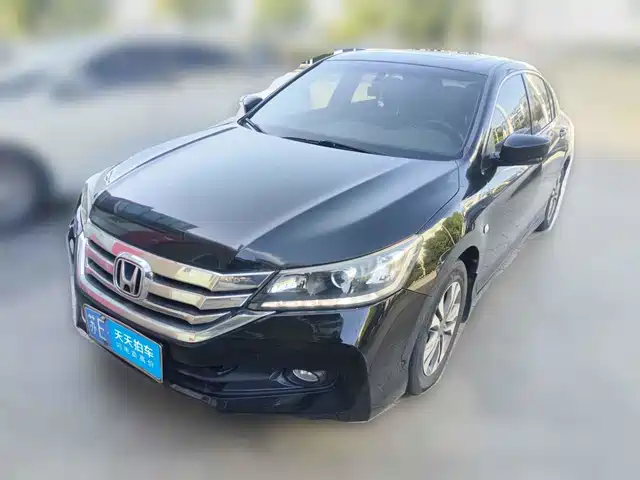 Honda Accord 2015 2.0L LX Comfort — фото 1