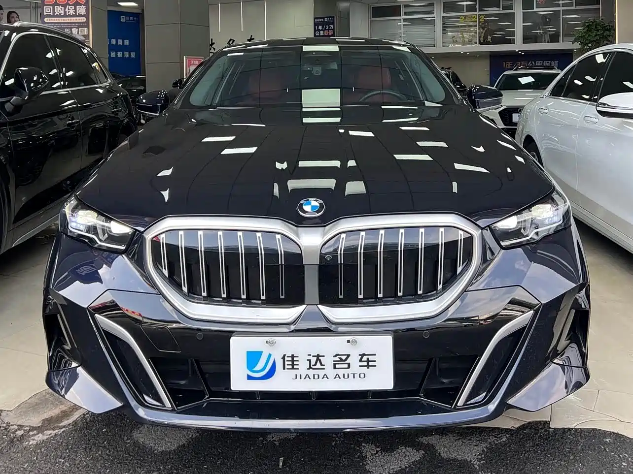 BMW 5 Series 2024 530Li Leading M Sport Package фото 2