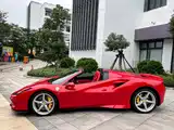 Photo 2 - Ferrari F8