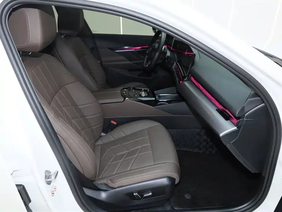 BMW 5 Series 2024 530Li Leading M Sport Package фото 20
