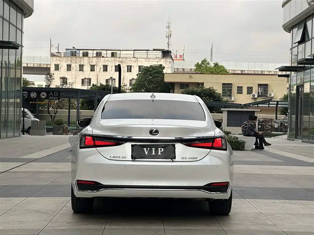 Lexus ES 2022 200 Excellence Edition фото 8