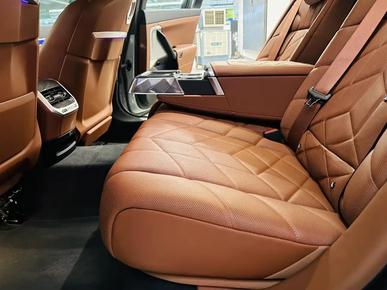 Photo 24 - BMW 7 Series