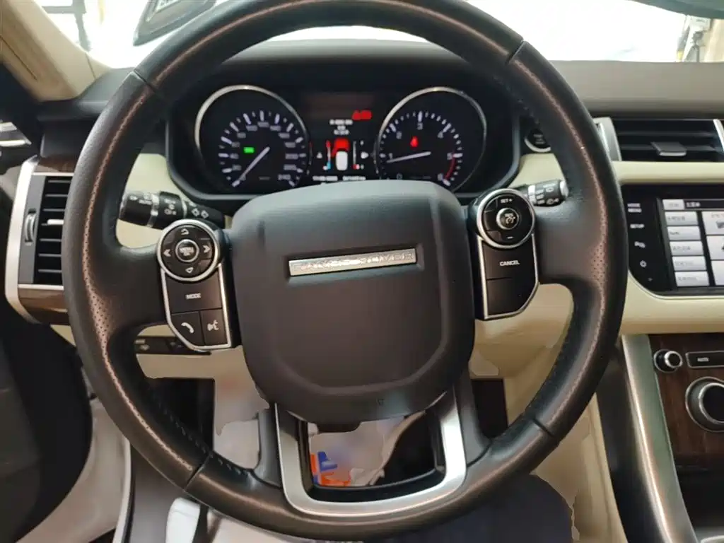 Land Rover Range Rover Sport 2015 3.0 SDV6 HSE фото 11