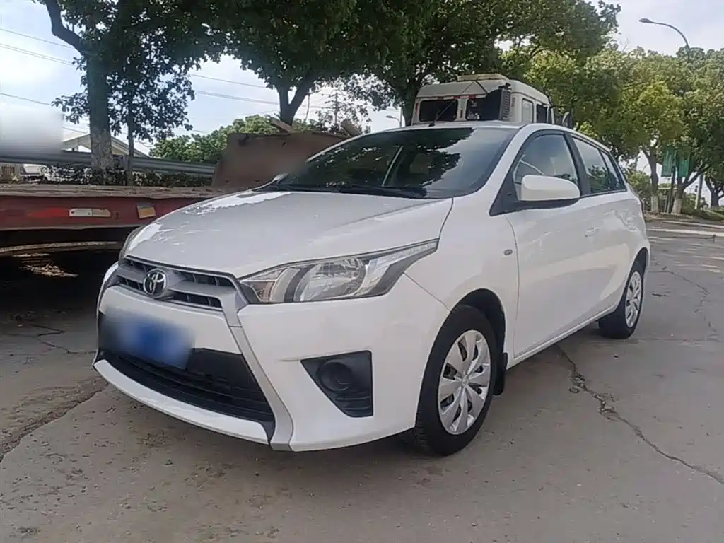 Toyota YARiS L Zhi Xuan 2015 1.5E Auto Charming Edition фото 2
