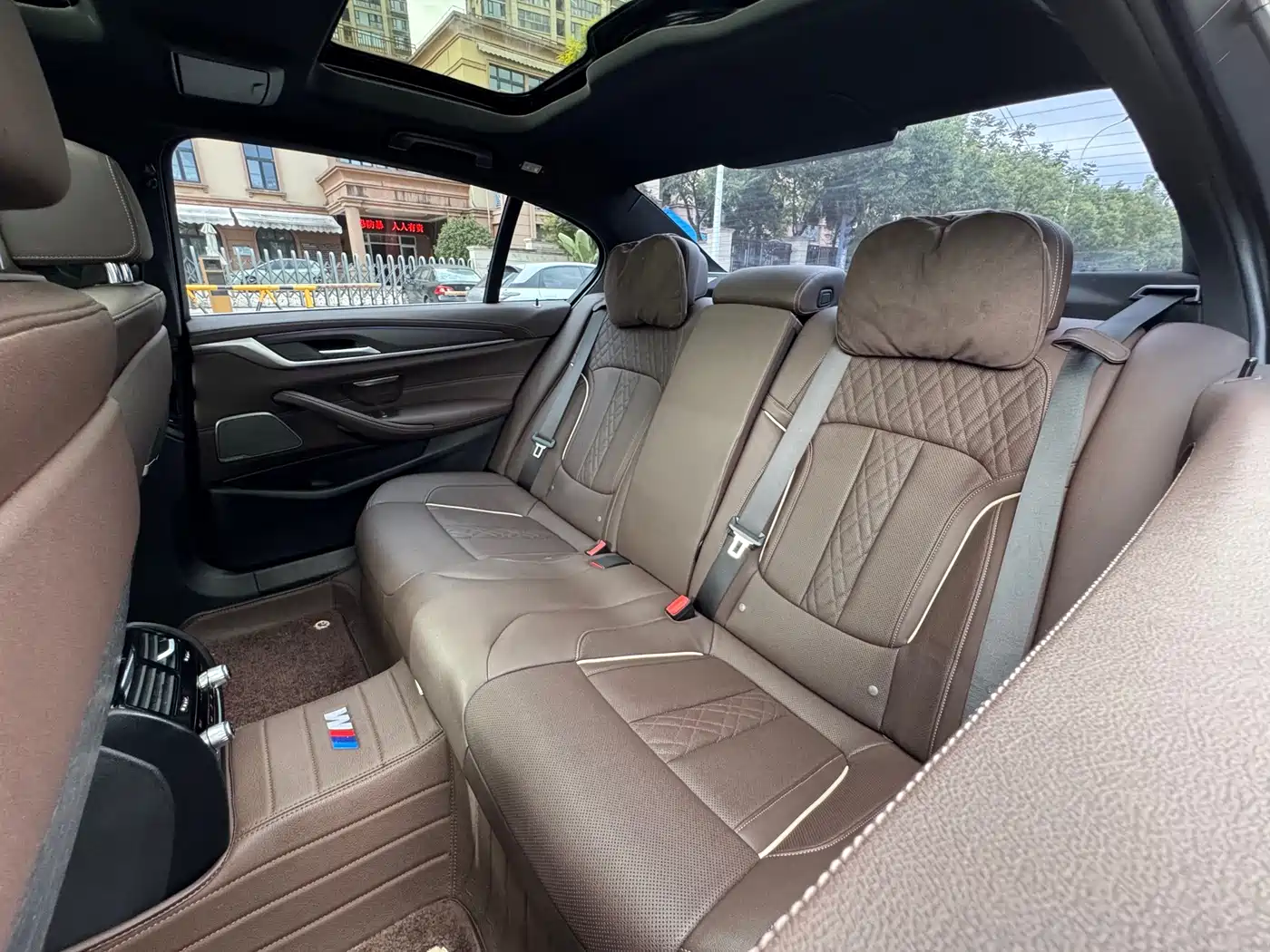 Фото 15 - BMW 5 Series