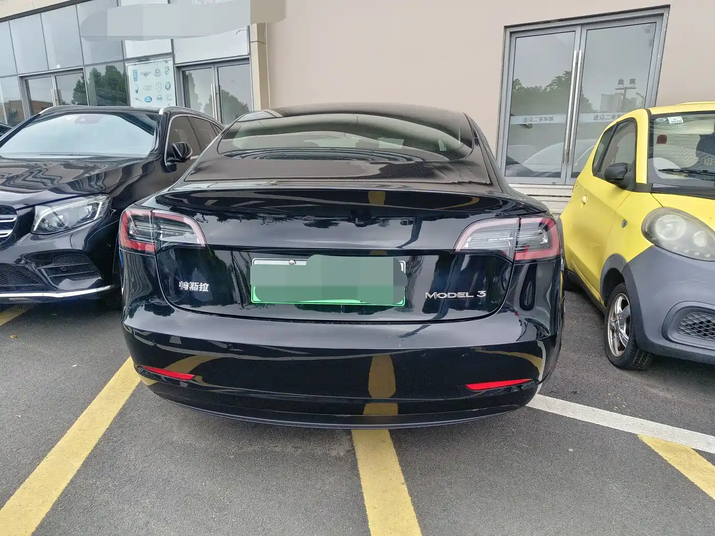 TESLA MODEL 3