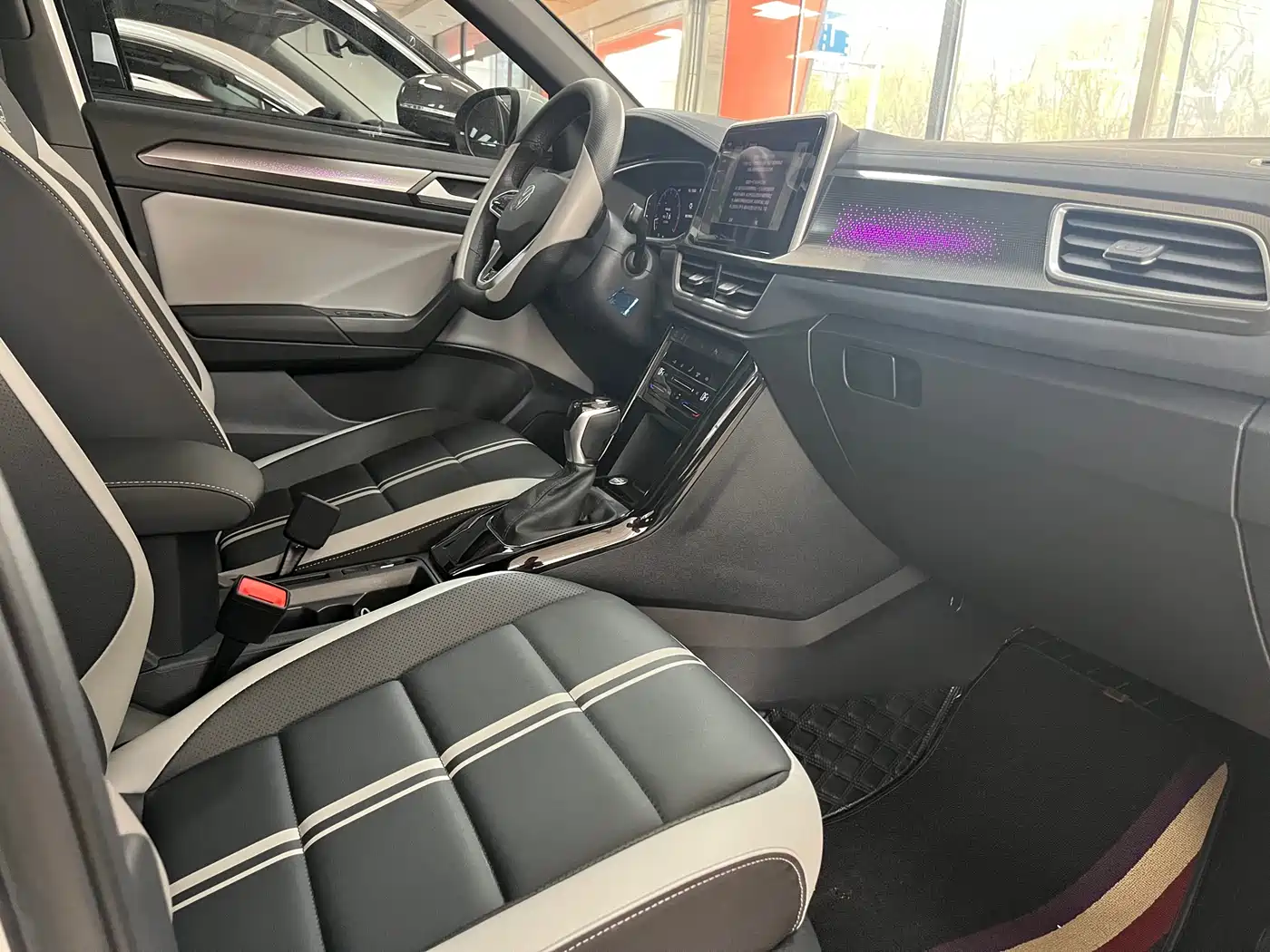 Volkswagen T-ROC 2023 300TSI DSG 2WD Dawn Edition фото 7