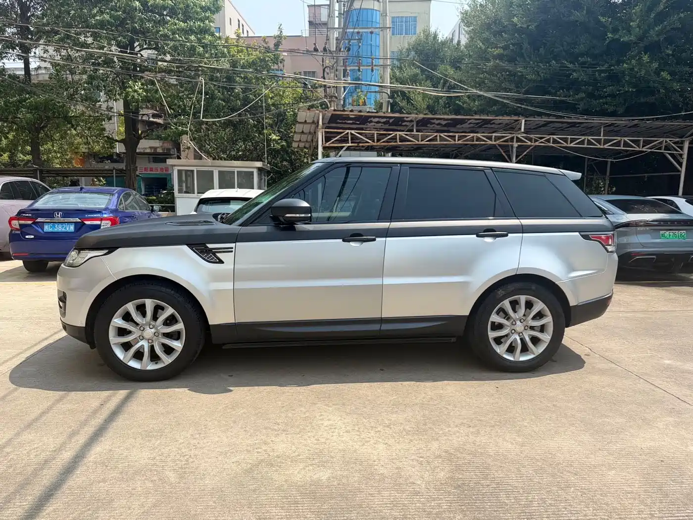 Land Rover Range Rover Sport 2014 3.0 SC V6 HSE фото 4
