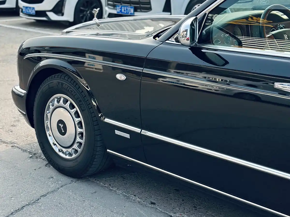 Rolls-Royce Phantom 2004 Model 6.7L Standard Version фото 2