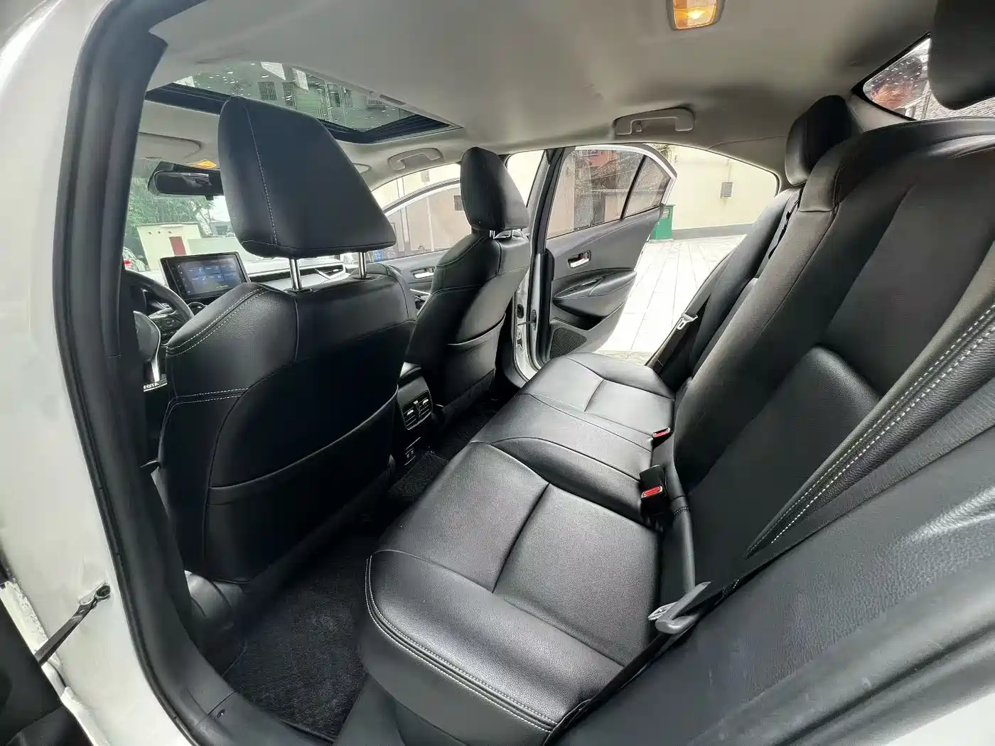 Toyota Corolla 2023 1.8L Smart Hybrid Dual Engine Flagship Edition фото 6