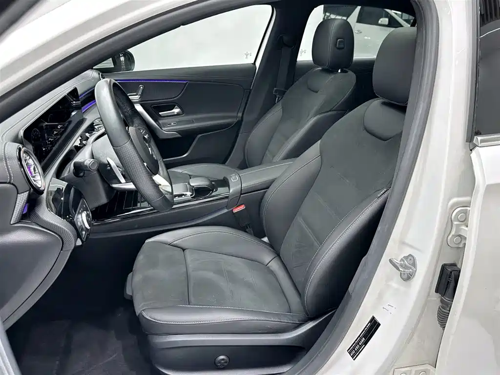 Mercedes-Benz A-Class 2019 A 200 L Sport Sedan фото 8
