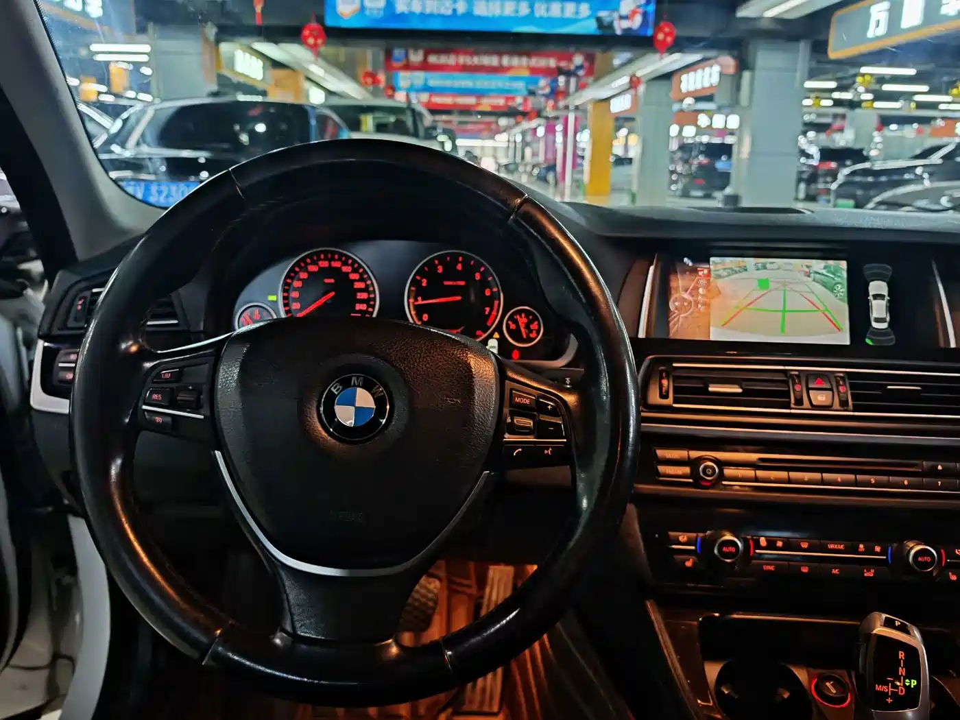 BMW 5 Series 2014 528Li Leading Edition фото 9