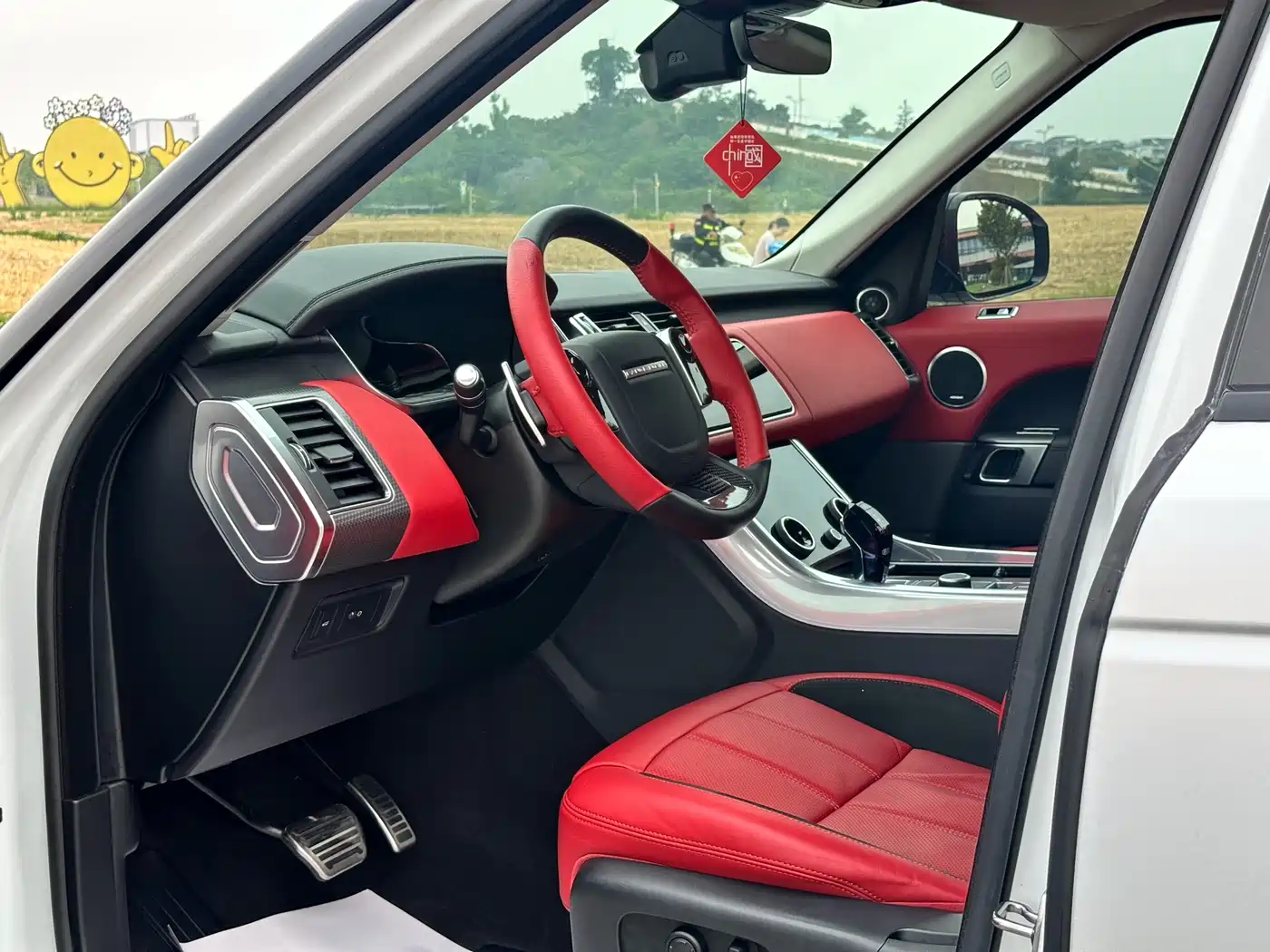 Land Rover Range Rover Sport 2021 3.0 L6 Gloss Black Edition фото 9