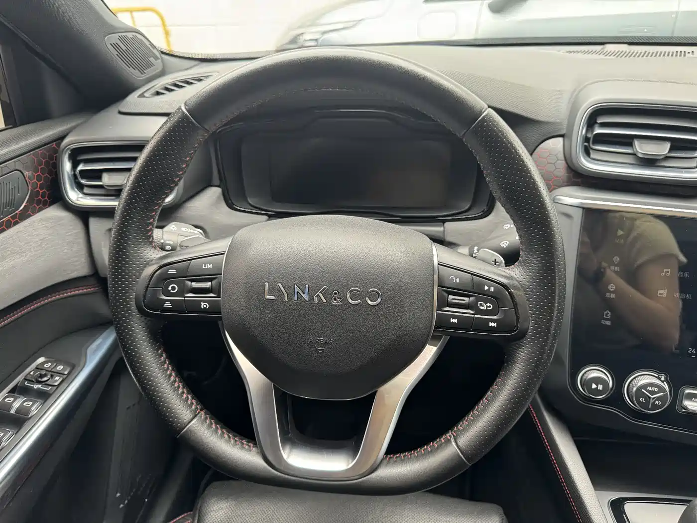 Lynk & Co 03 2018 1.5TD DCT Sport (China V) фото 13
