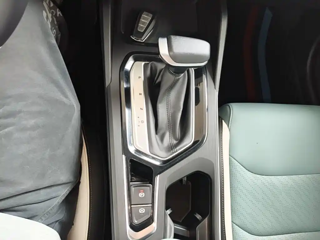 Geely Emgrand S 2023 2022 1.4T CVT Crossover Player