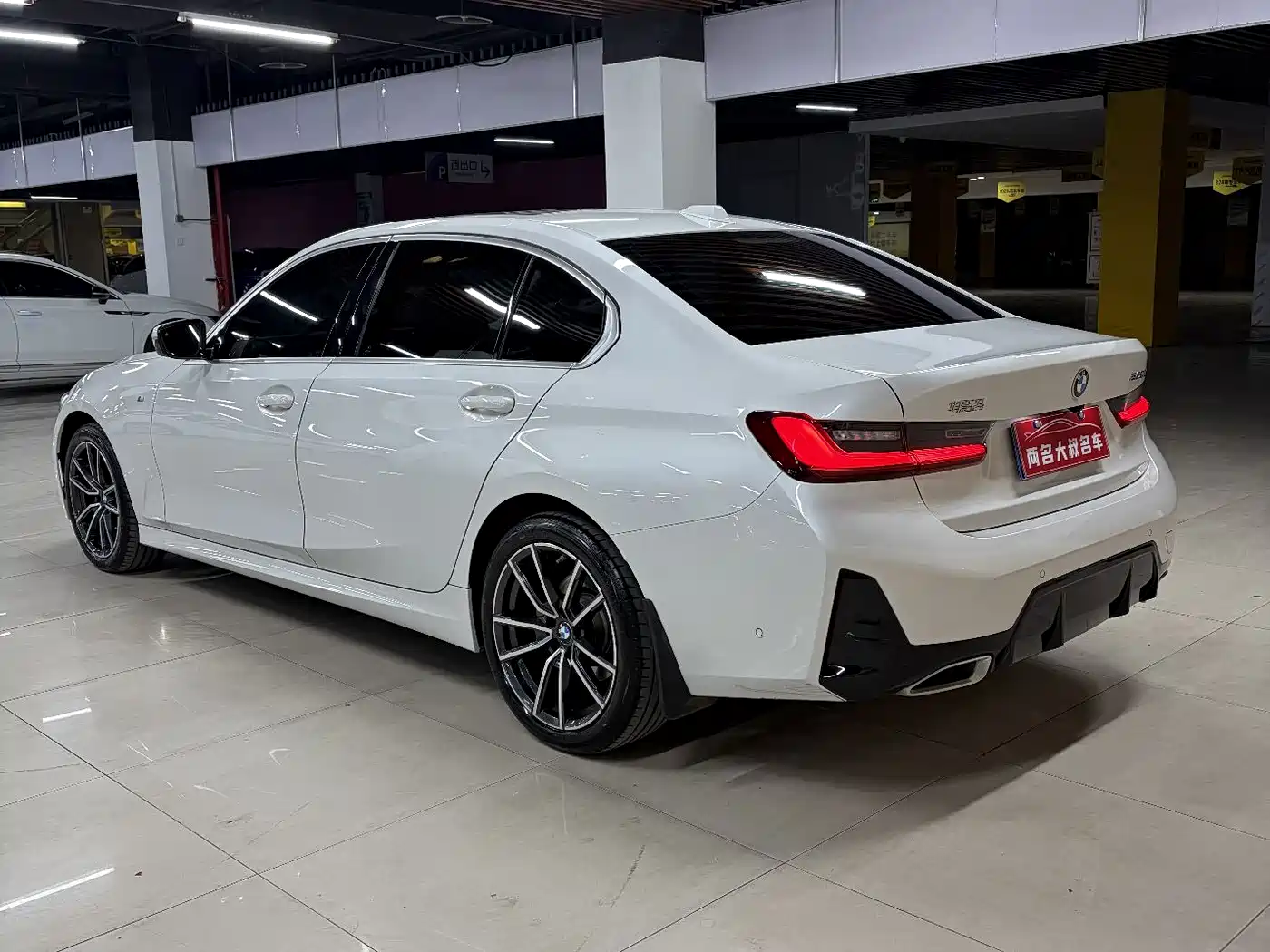 BMW 3 Series 2025 325Li M Sport Package фото 9