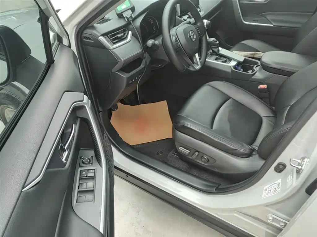 Toyota RAV4 Rongfang 2021 2.0L CVT 2WD Trend фото 16