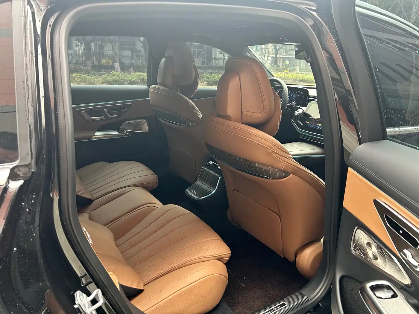 Mercedes-Benz E-Class 2024 E 300 L Fashion фото 14