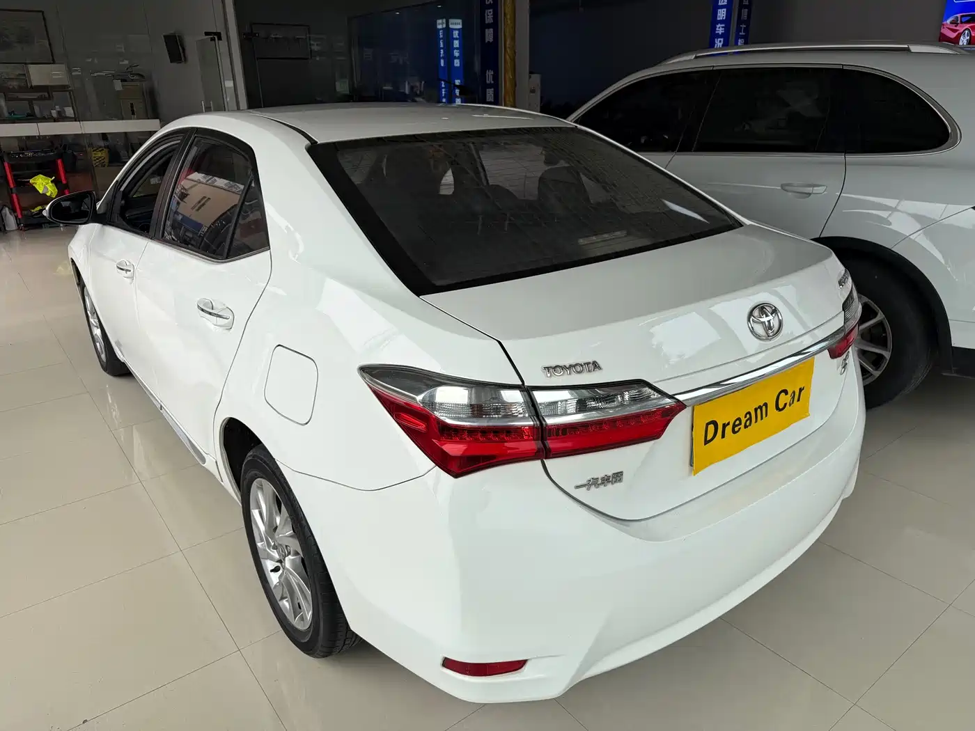 Фото 6 - Toyota Corolla