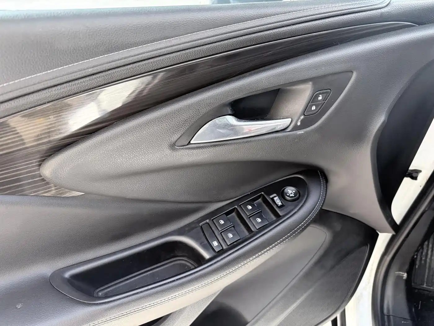 Buick Envision Plus 2018 20T 2WD Leading фото 5