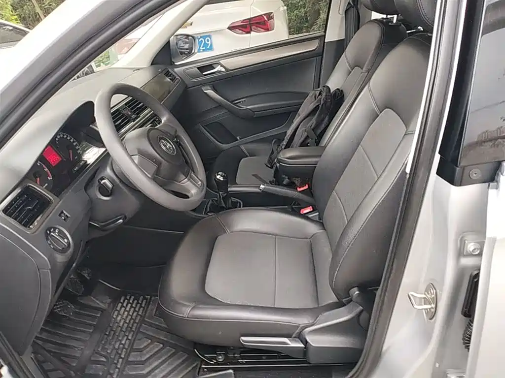 Volkswagen Santana 2015 1.4L Manual Comfort Edition фото 15