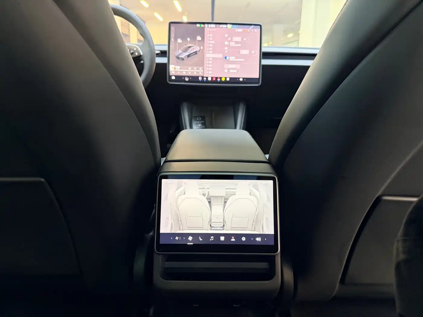 Фото 18 - Tesla Model 3